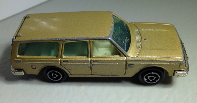 Illustration for article titled Wagon Wednesday: Majorette Volvo 245 DL Estate (Brown Wagon!!)